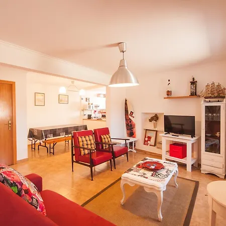 Rivers Nation Surf Camp Bed & Breakfast