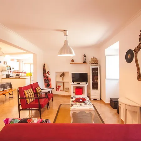 Rivers Nation Surf Camp Bed & Breakfast